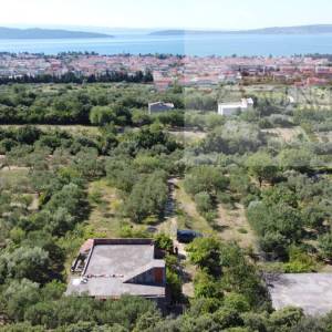 Kaštel Lukšić kuća 219 m2 + parcela 2993 m2 intimna lokacija - top 