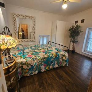 Kaštel Lukšić, renovirana kamena kuća u centru