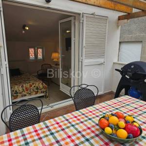 Kaštel Lukšić, renovirana kamena kuća u centru