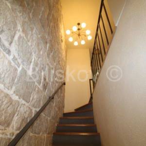 Kaštel Sućurac, renovirana kamena kuća s pogledom na more,195m2