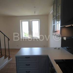 Kaštel Sućurac, renovirana kamena kuća s pogledom na more,195m2