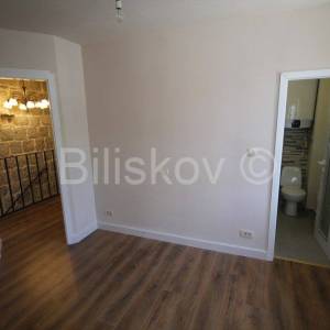 Kaštel Sućurac, renovirana kamena kuća s pogledom na more,195m2