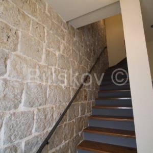 Kaštel Sućurac, renovirana kamena kuća s pogledom na more,195m2