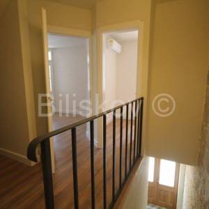 Kaštel Sućurac, renovirana kamena kuća s pogledom na more,195m2