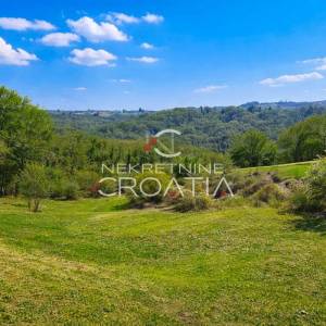 Klijet na velikom i širokom zemljištu!