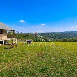 Klijet na velikom i širokom zemljištu!