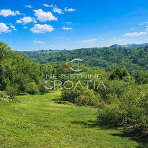 Klijet na velikom i širokom zemljištu!