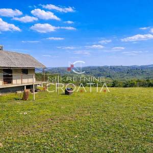 Klijet na velikom i širokom zemljištu!