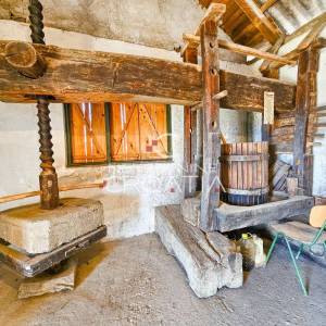 Klijet na velikom i širokom zemljištu!