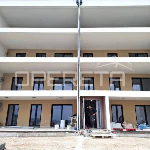 Komforan stan s pogledom na more i vrtom – Okrug Gornji/Čiovo