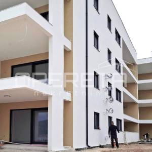 Komforan stan s pogledom na more i vrtom – Okrug Gornji/Čiovo