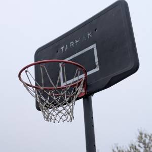 Koš za košarku Decathlon Tramak B100 (220 - 305 cm) – podesivi stalak