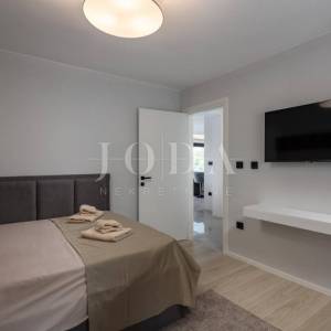 Kostrena -  dvojna kuća s bazenom i pogledom na more