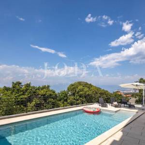 Kostrena -  dvojna kuća s bazenom i pogledom na more