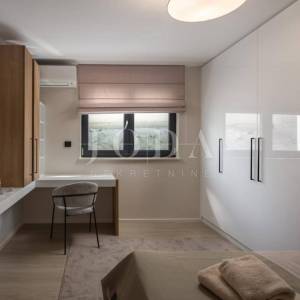 Kostrena -  dvojna kuća s bazenom i pogledom na more