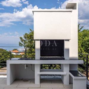 Kostrena -  dvojna kuća s bazenom i pogledom na more