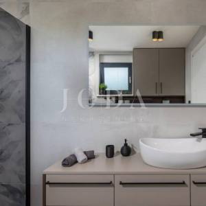 Kostrena -  dvojna kuća s bazenom i pogledom na more