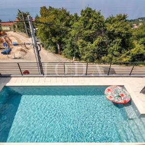 Kostrena -  dvojna kuća s bazenom i pogledom na more