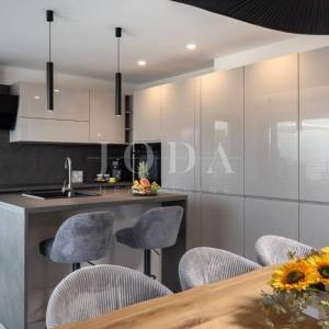 Kostrena -  dvojna kuća s bazenom i pogledom na more