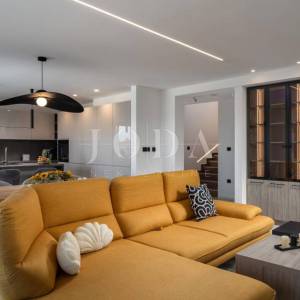 Kostrena -  dvojna kuća s bazenom i pogledom na more