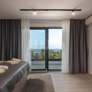 Kostrena -  dvojna kuća s bazenom i pogledom na more