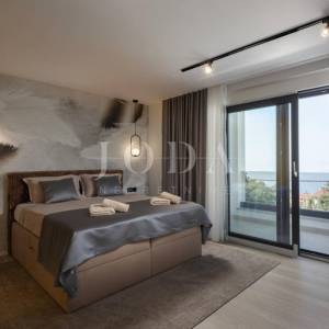 Kostrena -  dvojna kuća s bazenom i pogledom na more