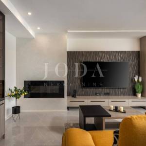 Kostrena -  dvojna kuća s bazenom i pogledom na more