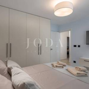 Kostrena -  dvojna kuća s bazenom i pogledom na more