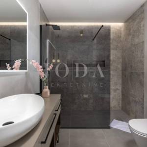 Kostrena -  dvojna kuća s bazenom i pogledom na more