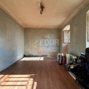 Kostrena, dvojna kuća - starina, 115m2