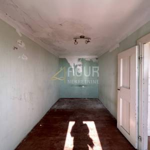 Kostrena, dvojna kuća - starina, 115m2