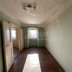 Kostrena, dvojna kuća - starina, 115m2