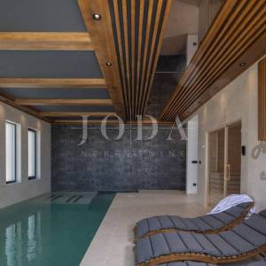 Kostrena - Ekskluzivna samostojeća vila s unutarnjim i vanjskim bazenom