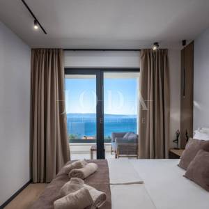 Kostrena - Ekskluzivna samostojeća vila s unutarnjim i vanjskim bazenom