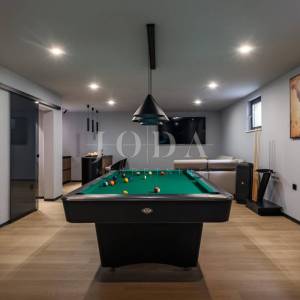 Kostrena - Ekskluzivna samostojeća vila s unutarnjim i vanjskim bazenom