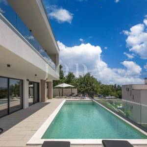 Kostrena - Ekskluzivna samostojeća vila s unutarnjim i vanjskim bazenom