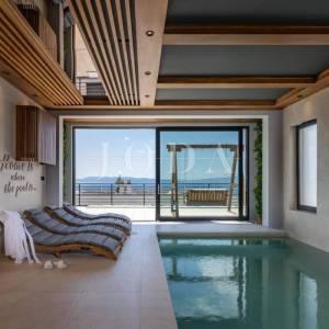 Kostrena - Ekskluzivna samostojeća vila s unutarnjim i vanjskim bazenom