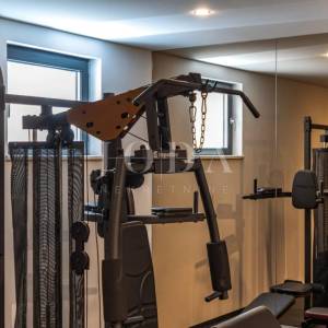 Kostrena - Ekskluzivna samostojeća vila s unutarnjim i vanjskim bazenom