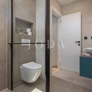 Kostrena - Ekskluzivna samostojeća vila s unutarnjim i vanjskim bazenom