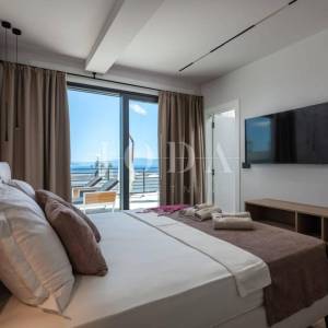 Kostrena - Ekskluzivna samostojeća vila s unutarnjim i vanjskim bazenom