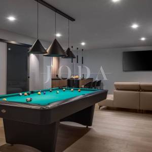 Kostrena - Ekskluzivna samostojeća vila s unutarnjim i vanjskim bazenom