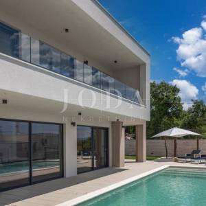 Kostrena - Ekskluzivna samostojeća vila s unutarnjim i vanjskim bazenom