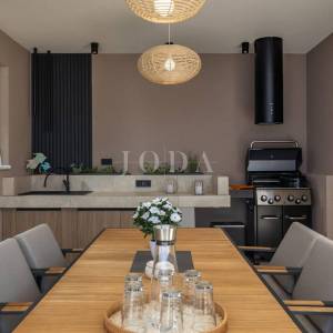 Kostrena - Ekskluzivna samostojeća vila s unutarnjim i vanjskim bazenom