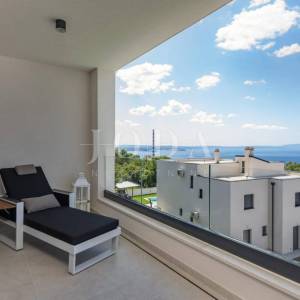 Kostrena - Ekskluzivna samostojeća vila s unutarnjim i vanjskim bazenom