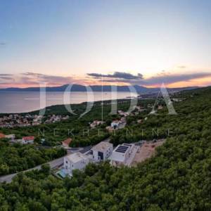 Kostrena - Ekskluzivna samostojeća vila s unutarnjim i vanjskim bazenom