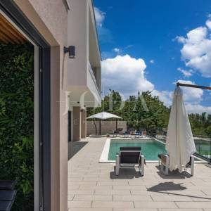 Kostrena - Ekskluzivna samostojeća vila s unutarnjim i vanjskim bazenom