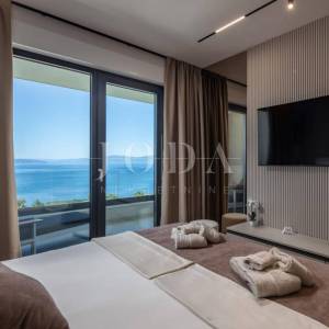 Kostrena - Ekskluzivna samostojeća vila s unutarnjim i vanjskim bazenom