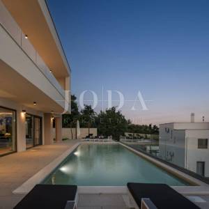 Kostrena - Ekskluzivna samostojeća vila s unutarnjim i vanjskim bazenom