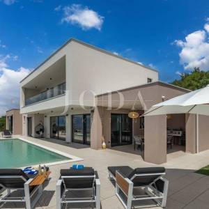 Kostrena - Ekskluzivna samostojeća vila s unutarnjim i vanjskim bazenom