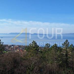 Kostrena, kvalitetna novogradnja, višeetažni 3s+db, bazen